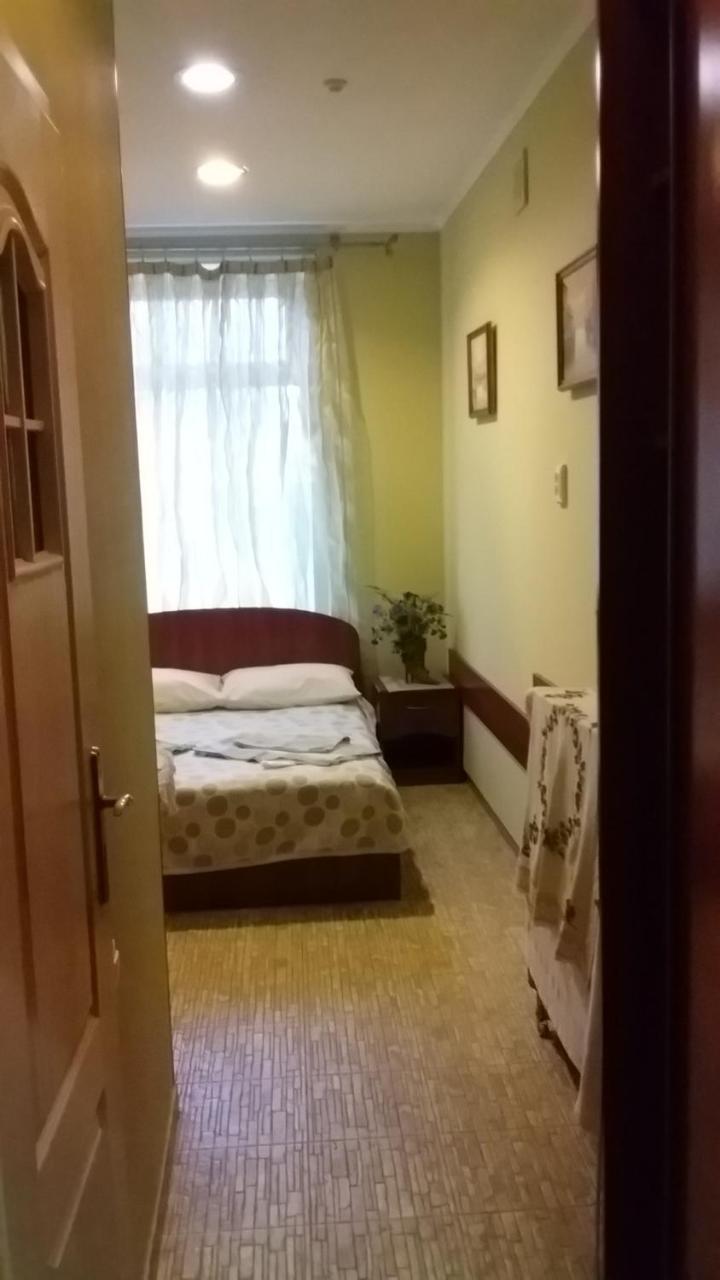 Мини-Отель Боярка Boyarka Esterno foto